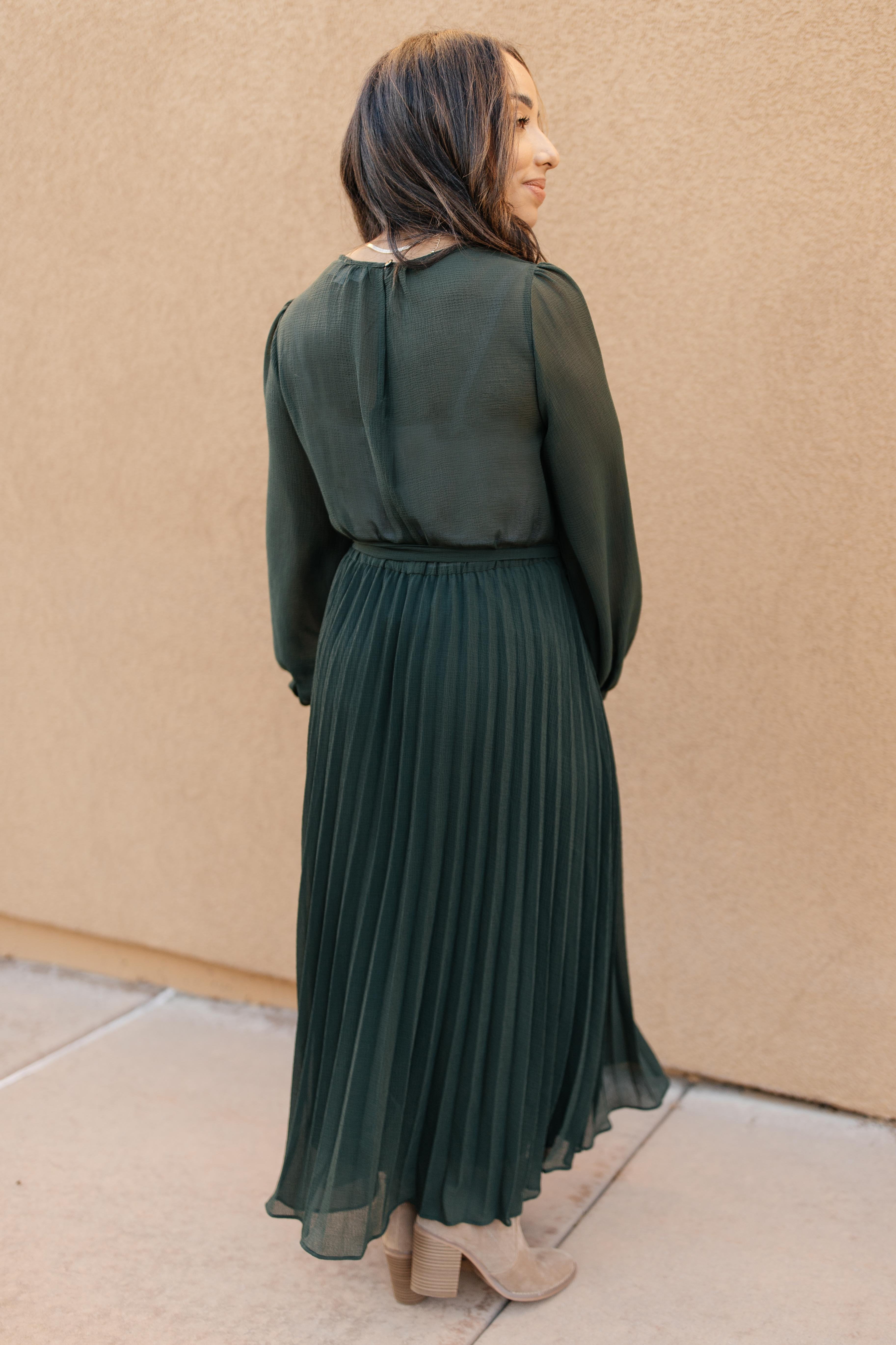 Simple And Pleated Dress in Eden