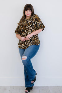 Doe & Rae Lookin' Fabulous Full Size Run Leopard Print Tee