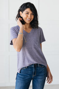 Basic V-neck in Navy