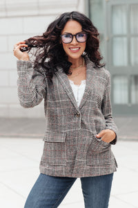 Feminine Boyfriend Blazer in Plaid