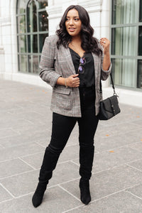 Feminine Boyfriend Blazer in Plaid