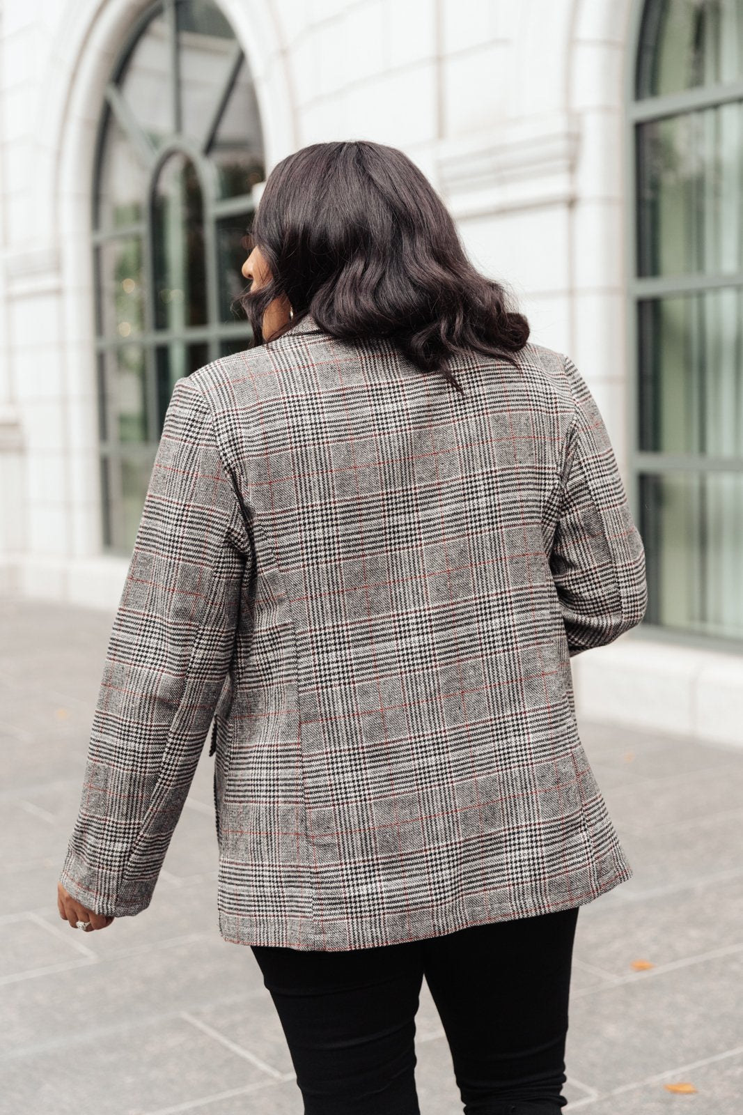 Feminine Boyfriend Blazer in Plaid