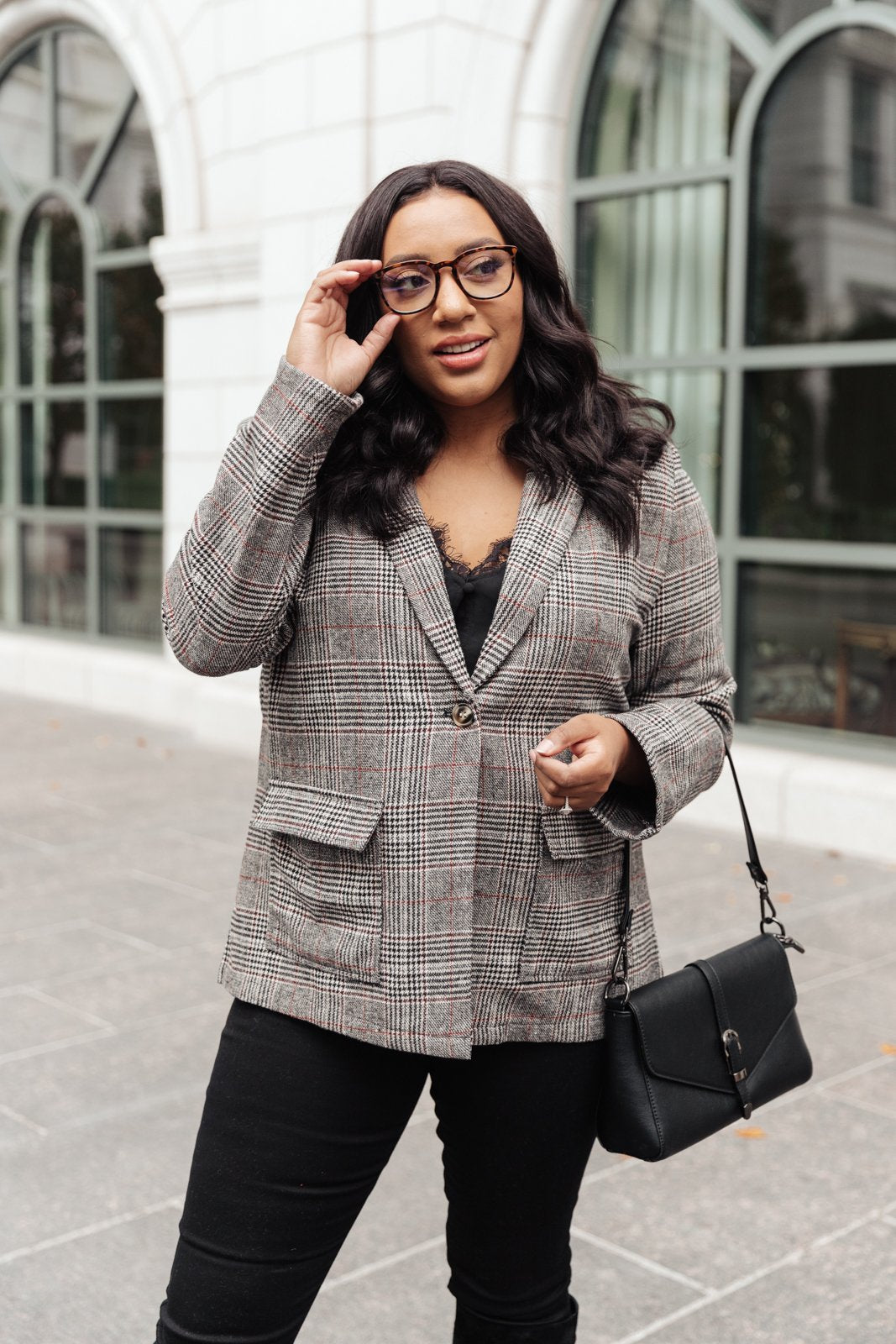 Feminine Boyfriend Blazer in Plaid