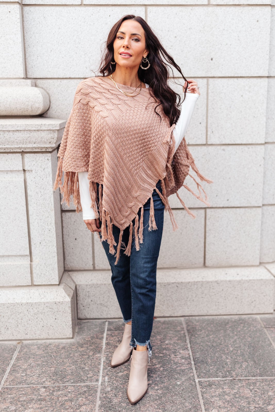 Hanging For The Weekend Poncho In Mocha