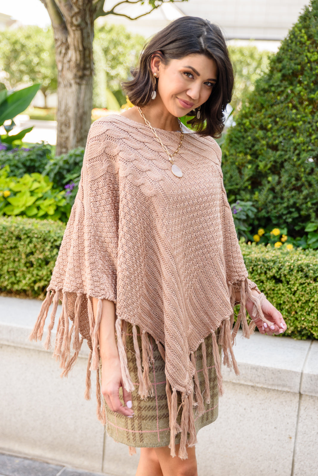 Hanging For The Weekend Poncho In Mocha