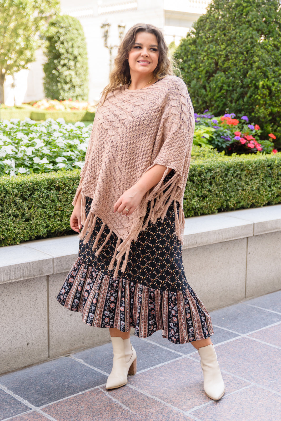 Hanging For The Weekend Poncho In Mocha