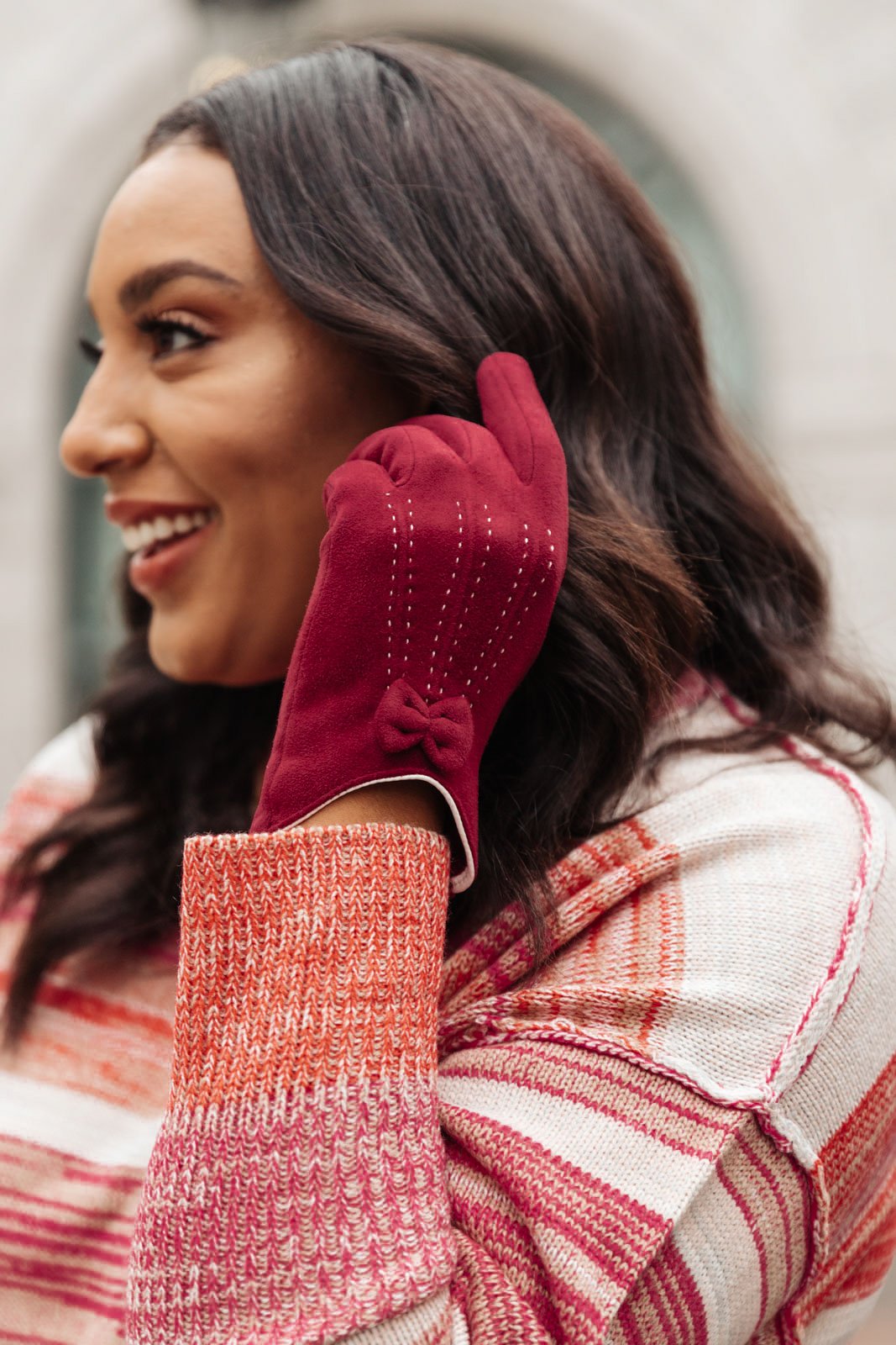 It's A Wonderful Life Gloves in Burgundy