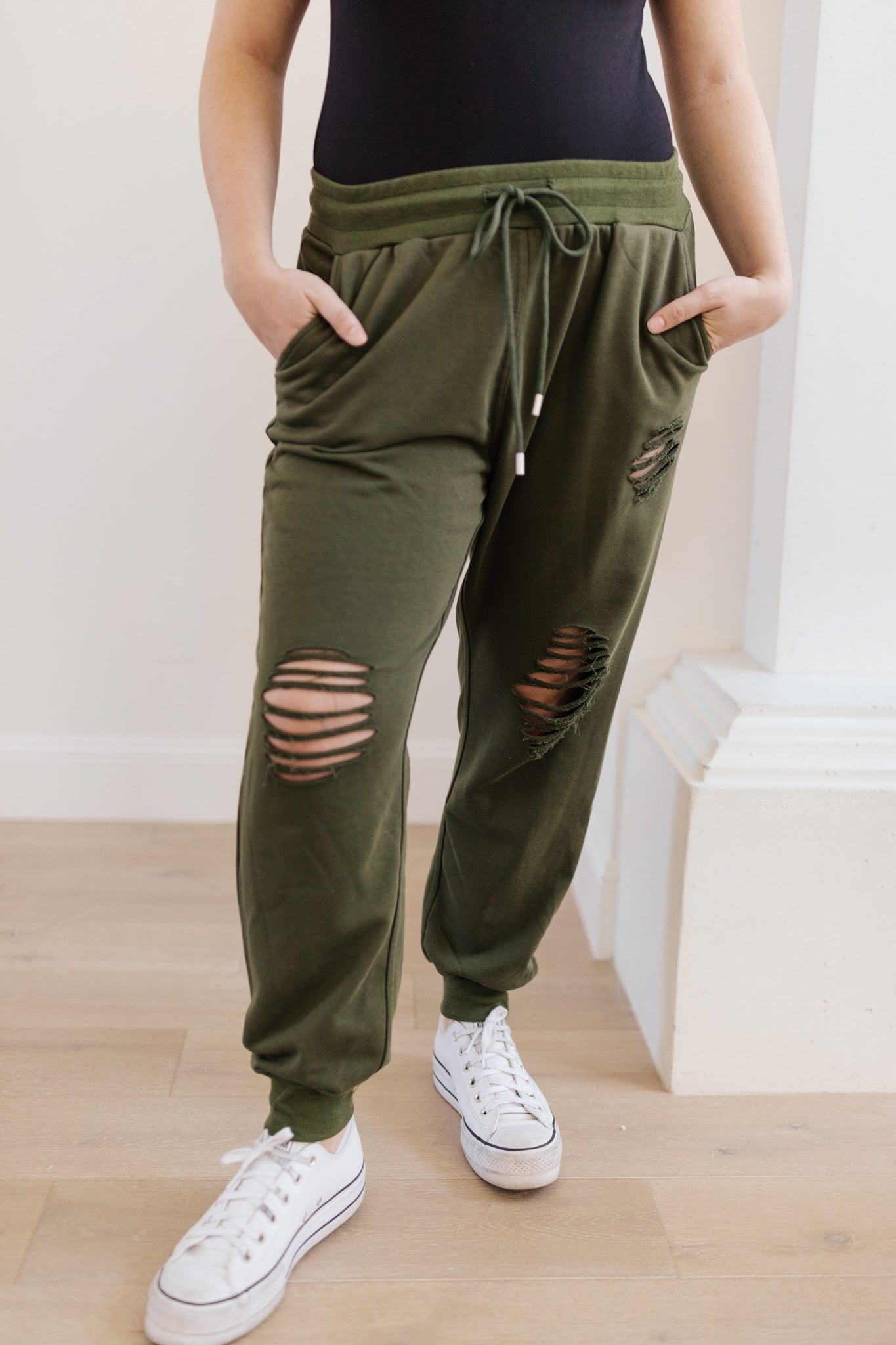 Kick Back Distressed Joggers In Olive