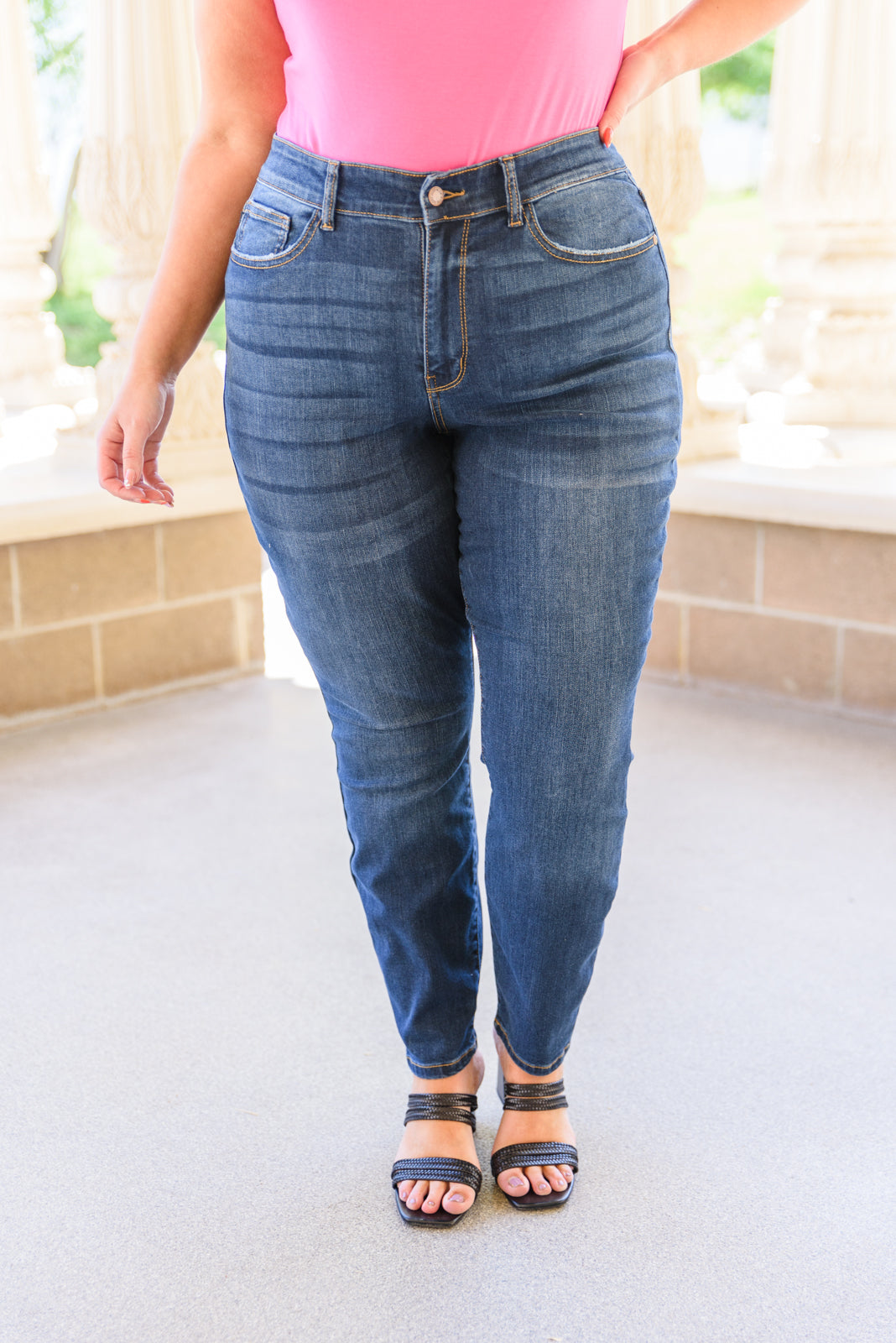 Reba Hi-Rise Clean Relaxed Fit Jeans