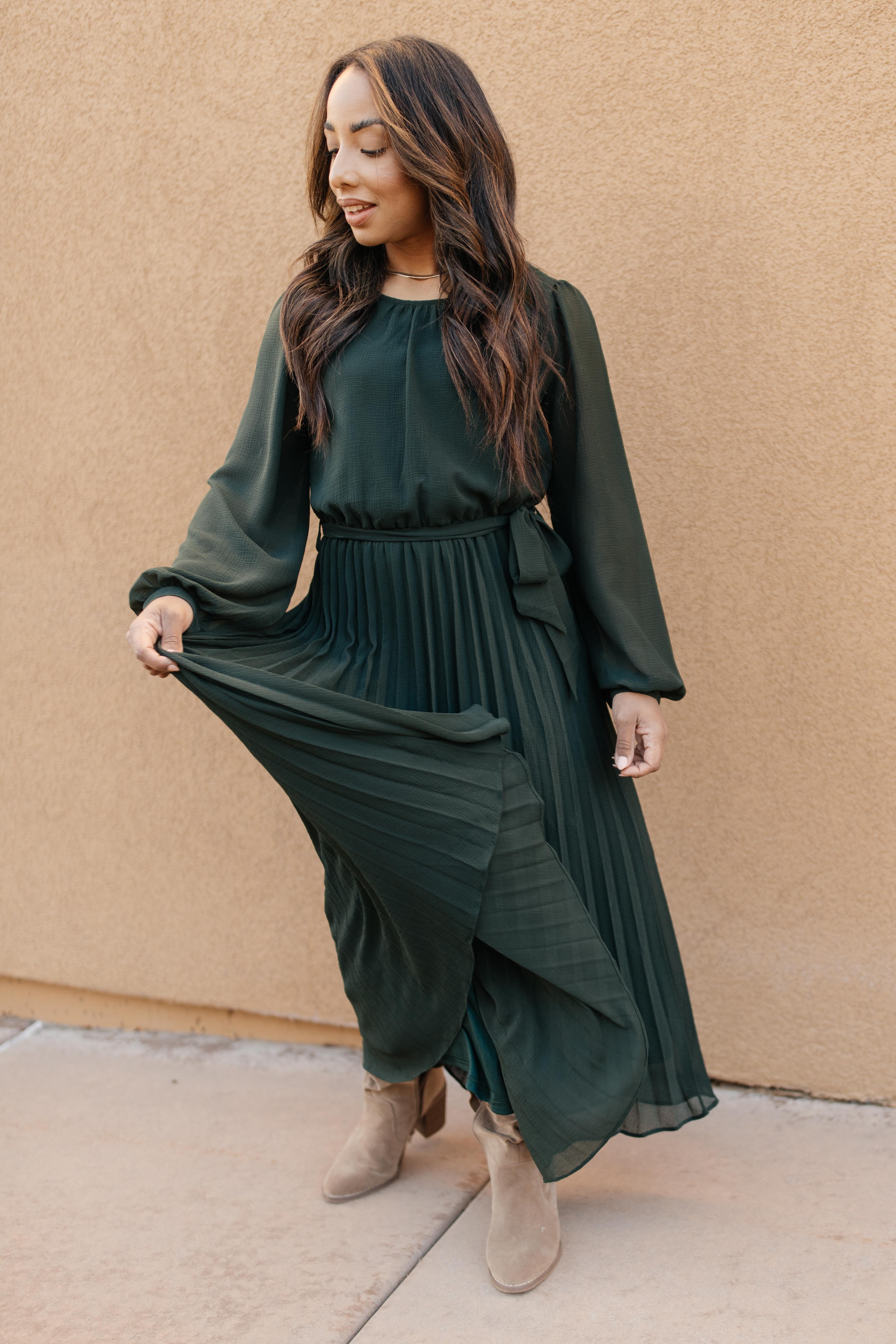 Simple And Pleated Dress in Eden