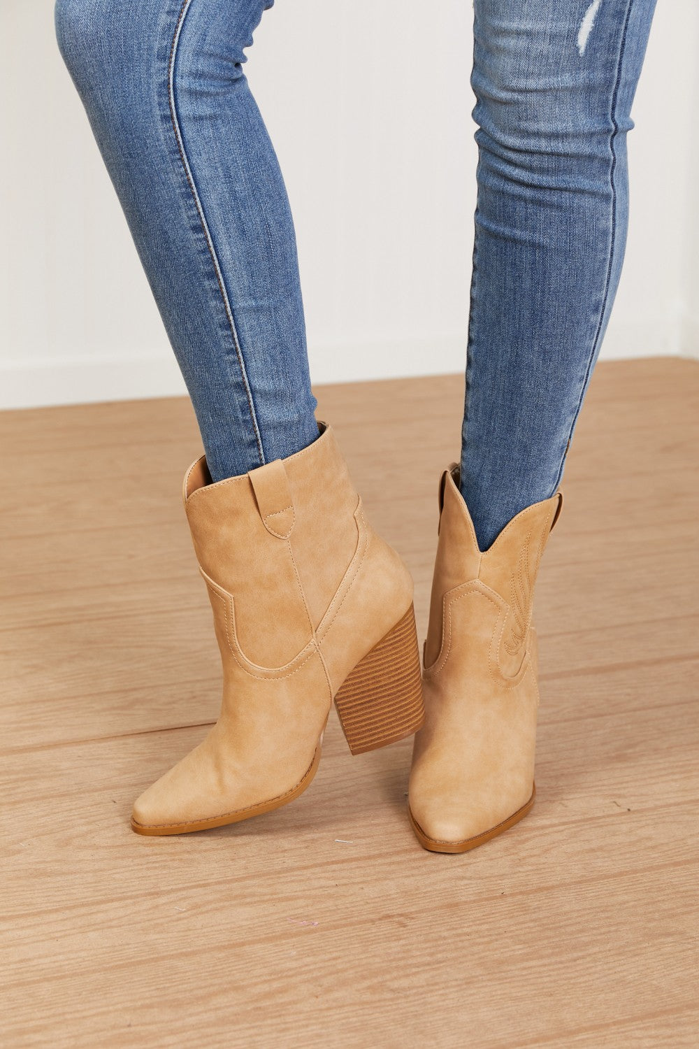 East Lion Corp Lasso My Heart Cowboy Booties