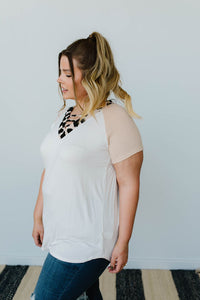 Strappy & Spotty V Top In Taupe